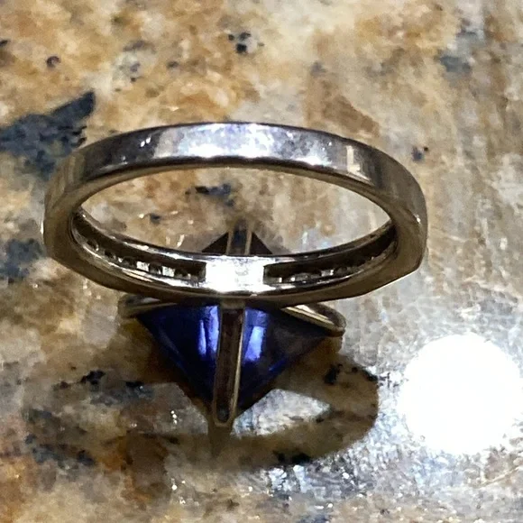 Ring - Picture 14 of 15